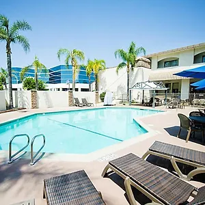 https://best-western-plus-innsuites-ontario-airport-e-hotel-suites.topanaheimhotels.com